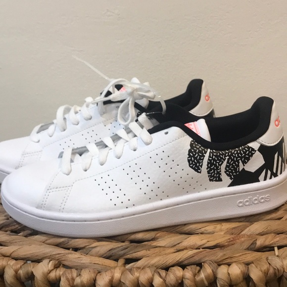 ADIDAS BRAND NEW sneakers with tag - Picture 2 of 8